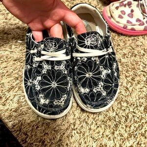 Black and white flower hey dudes